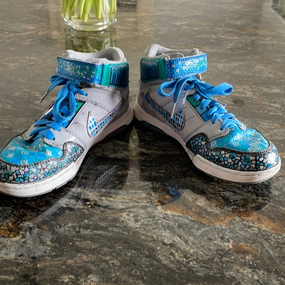 I love these shoes,sadly i grew out of them. - Picture 1 of 7